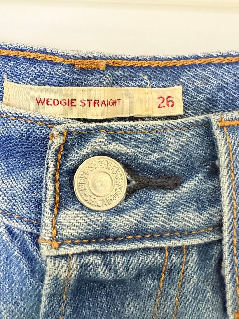 Levi's Wedgie Straight Jeans