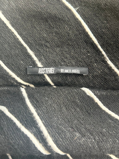 Rostfrei Striped Black Scarf